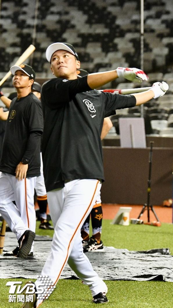 坂本勇人第三度訪台，對台灣啦啦隊應援方式印象深刻。（圖／胡瑞麒攝）