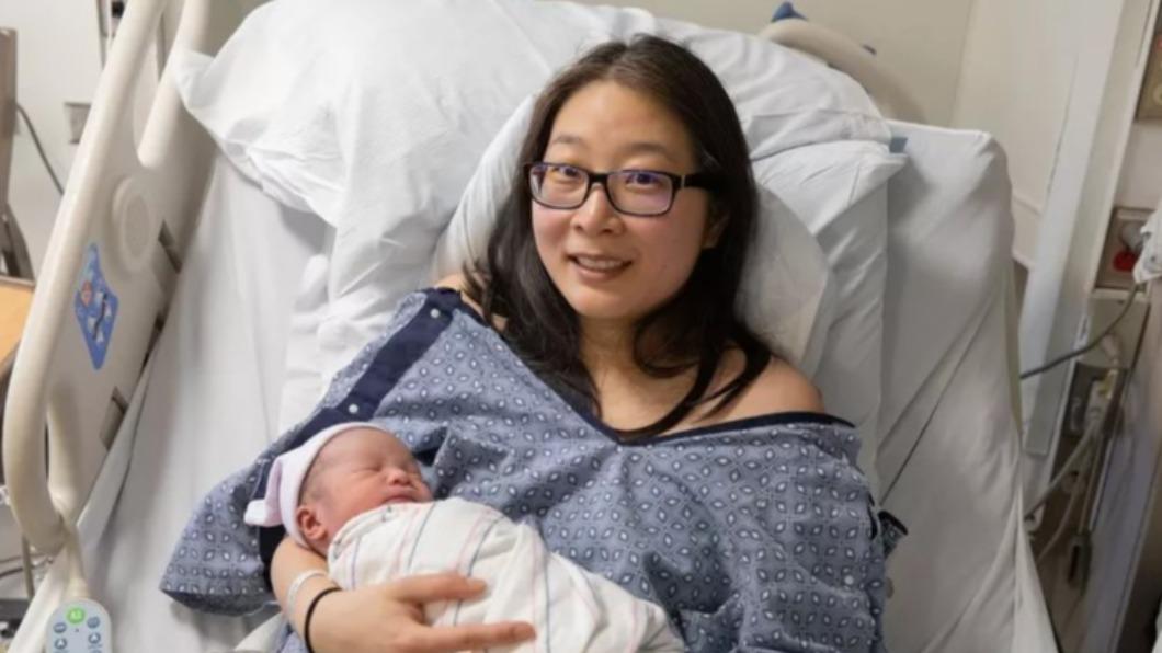 華裔女子愷在自己生日（2月29日）這天產下女兒。（圖／翻攝自DUKE HEALTH）