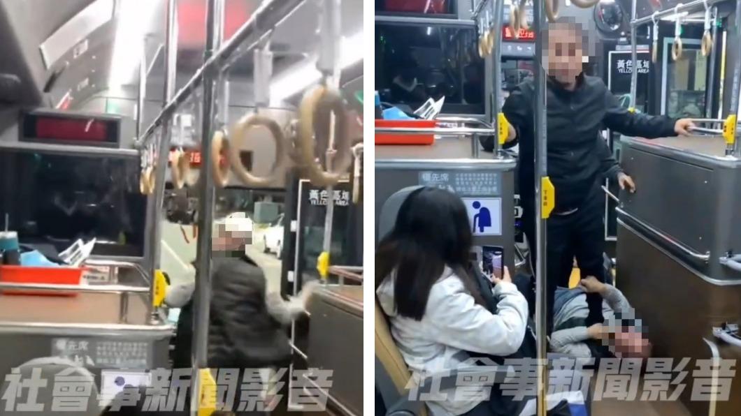 公車司機陳男起身將失控的黃男壓制在公車走道。（圖／翻攝自社會事新聞影音）