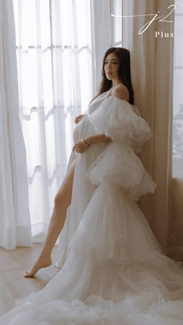 楊晨熙孕婦寫真。(圖/J2plus婚紗攝影)