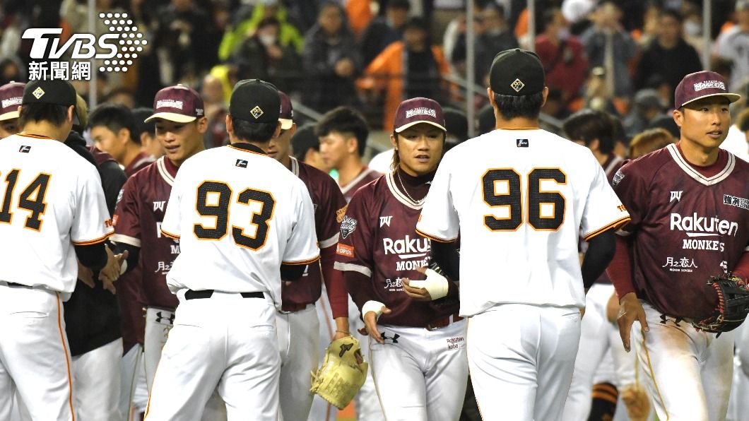 Giants set record at Taipei Dome with massive turnout (TVBS News) Giants set record at Taipei Dome with massive turnout