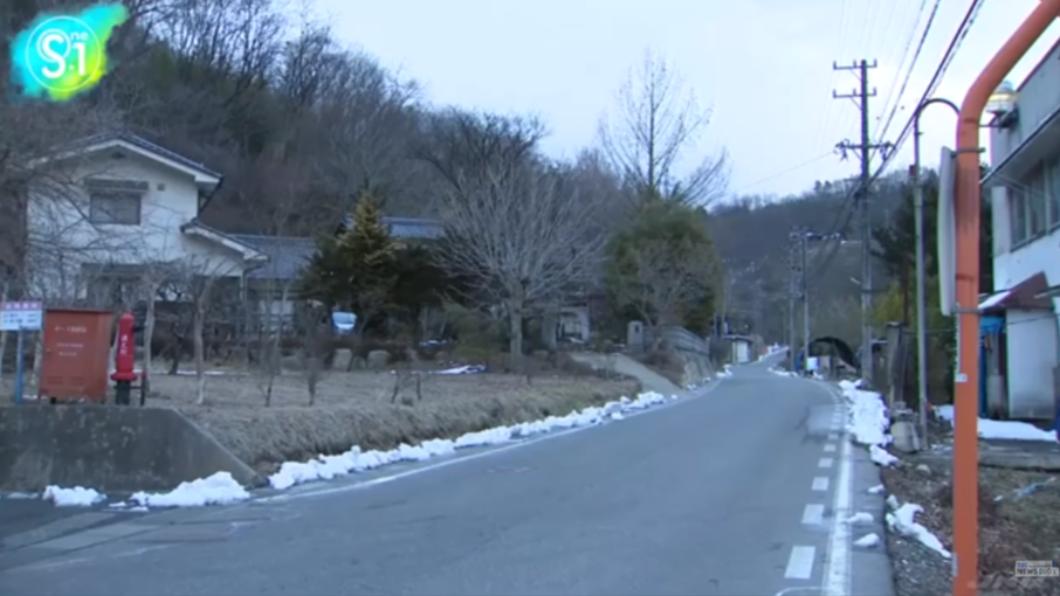 日本長野縣一棟空屋旁的車內發現5人遺體，其中4人為不滿10歲的孩童。（圖／翻攝自TBS電視台）