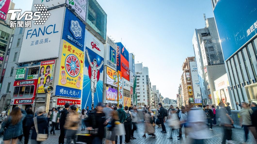 大阪府考慮明年4月起對外國觀光客推動「徵收金」制度。（示意圖／Shutterstock達志影像）