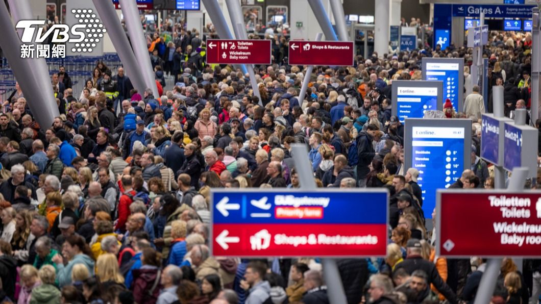 德國出現鐵路駕駛、機場人員與航空地勤三線罷工，造成諸多旅客行程受波及。（圖／達志影像美聯社）