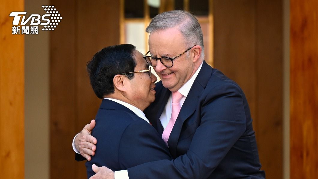 （澳洲總理艾班尼斯、越南總理范明正。圖／AP）