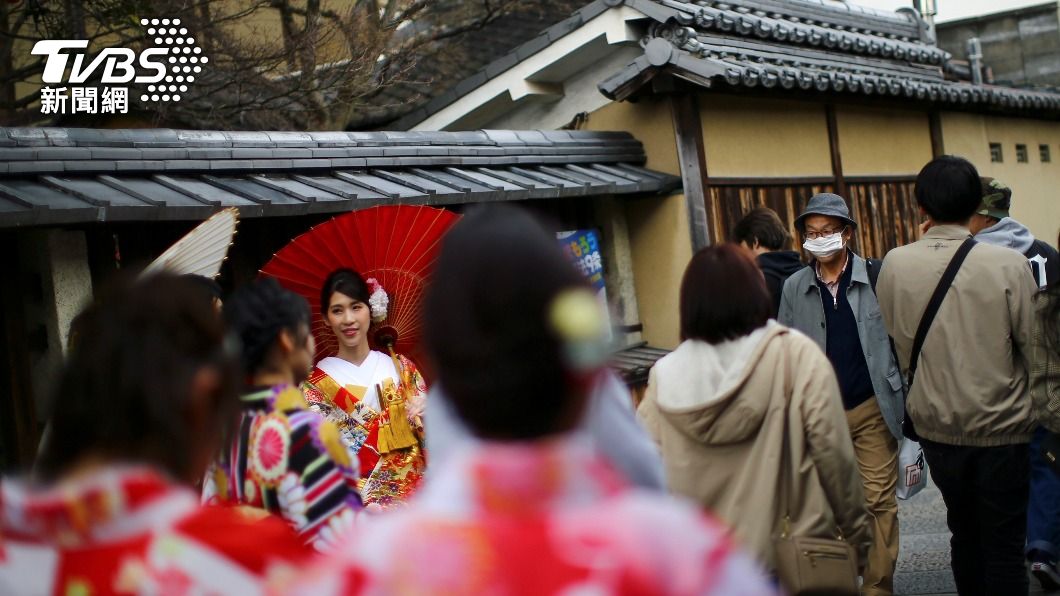 日本京都祇園地區，不只是藝妓茶屋聚集地，也是遊客最愛造訪的景點之一。（圖／達志影像路透社）