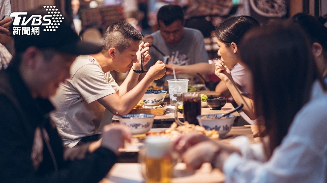 原PO表示自己去餐廳會避開廁所旁的座位。（示意圖，非當事人／shutterstock達志影像）