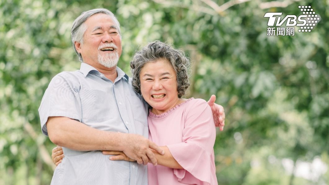 中醫穴位按摩有助於延年益壽，（示意圖／shutterstock達志影像） 