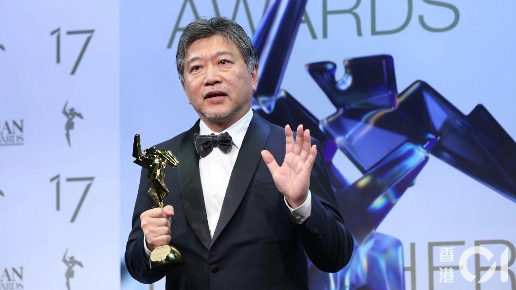 是枝裕和奪下第十七屆亞洲電影大獎「最佳導演獎」。（圖／香港01）