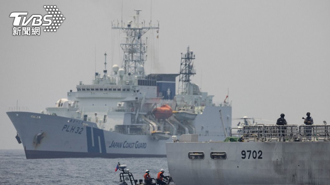 因應中國海警艦艇頻繁進入中日爭議海域，日本去年底在尖閣諸島海域新增一艘巡防艦駐守。（圖／達志影像路透社）