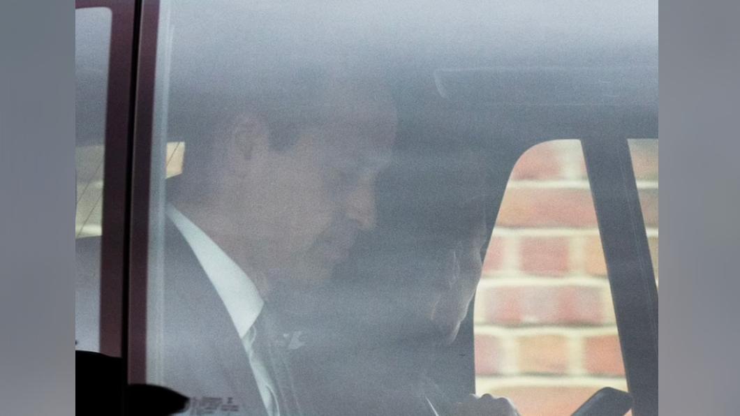 英國凱特王妃（Kate Middleton）爆出假照風波後，被拍到搭車離開溫莎。（圖／翻攝自 每日郵報）