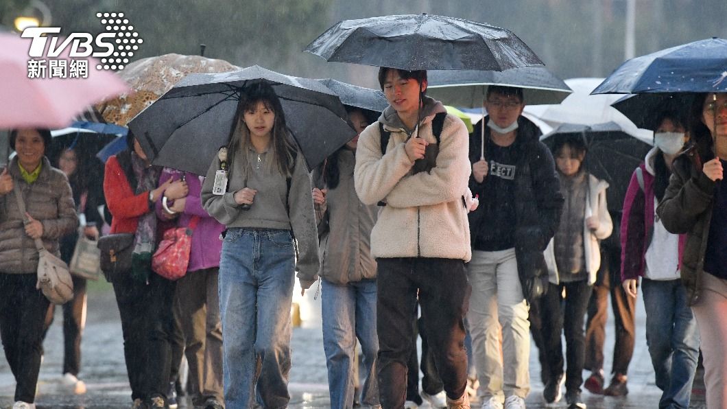 週四、週五乾冷空氣減弱，風向轉變，水氣有增多的趨勢。（圖／胡瑞麒攝）