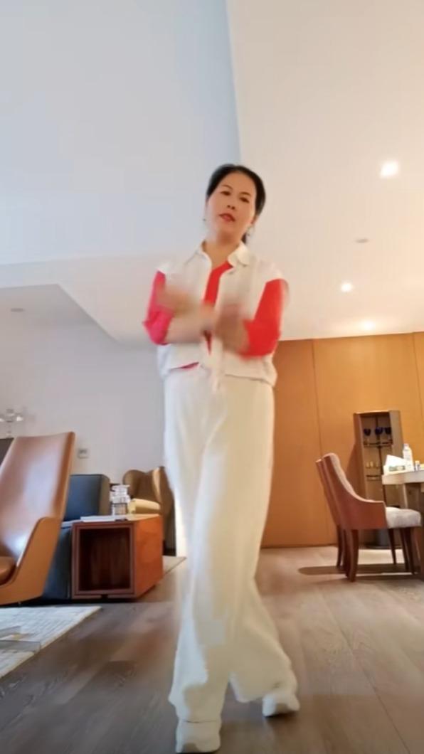 楊阿姨曾意外曝光大S家內部。（圖／翻攝自小楊阿姨抖音）