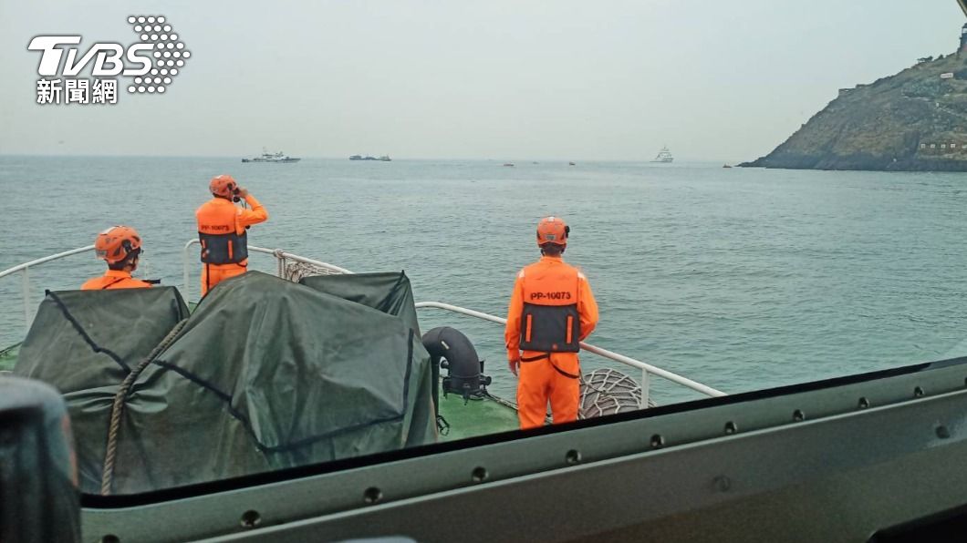 台灣海巡隊馳援金門外海。（圖／TVBS）