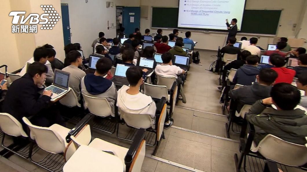 Tsing Hua and Yang Ming Chiao Tung adopt 16-week semesters (TVBS News) Taiwanese universities unveil new 16-Week semester for 2024