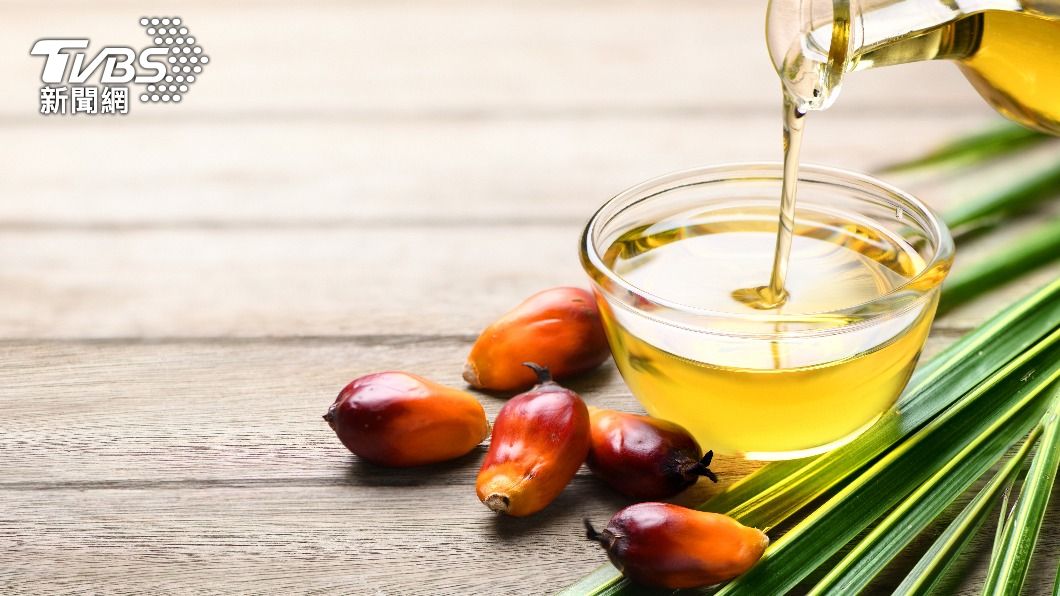 營養師警告，「棕櫚油」才是最常被發現添加蘇丹紅的油類。（示意圖／shutterstock達志影像）