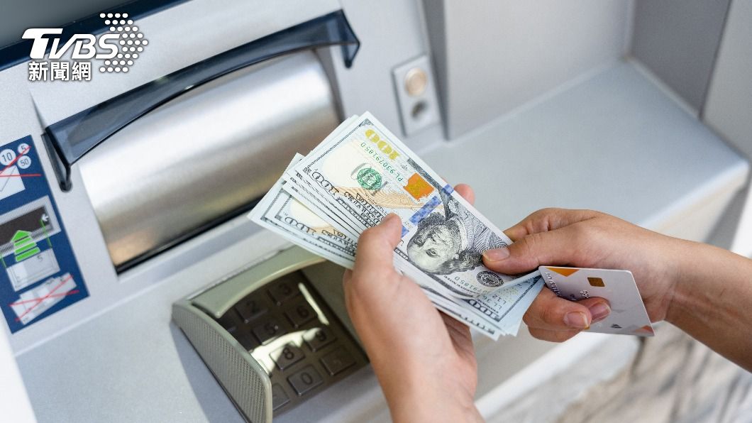 衣索比亞商業銀行ATM系統大故障，被學生和當地居民抓住機會，超額領取大量現金。（示意圖／達志影像Shutterstock）