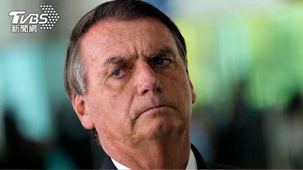 巴西前總統波索納洛因為偽造疫苗接種紀錄而遭到起訴。（圖／達志影像美聯社）