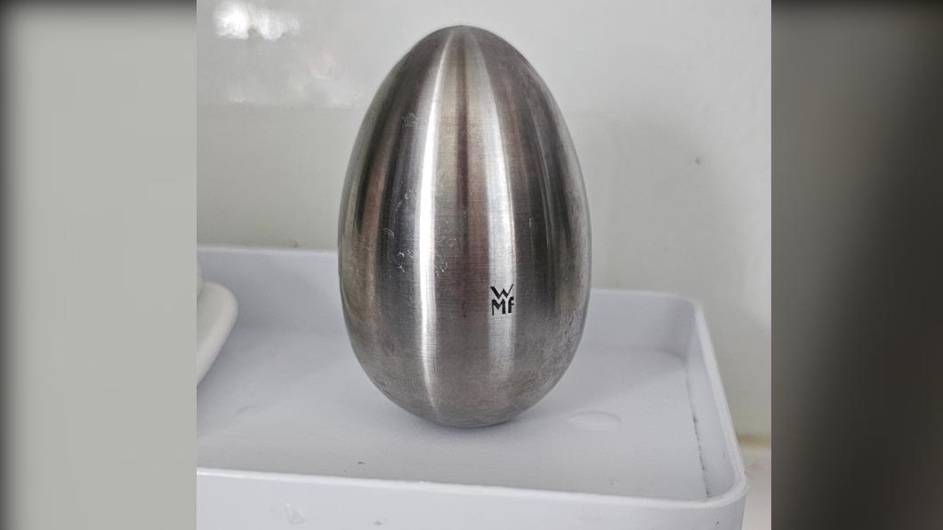 網友發現媽媽在洗手台放了一顆「蛋」。（圖／翻攝自臉書「小廢物俱樂部」）