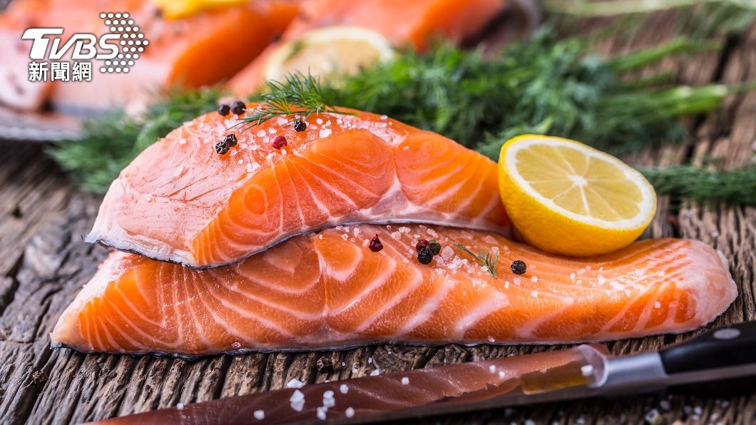 根據研究顯示，能夠獲取最佳營養價值的魚類，並非鮭魚。（示意圖／shutterstock 達志影像）