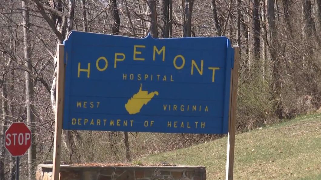 美國西維吉尼亞州的霍普蒙特醫院驚傳老翁被熱水燙死的事件。（圖／翻攝自CBS News）