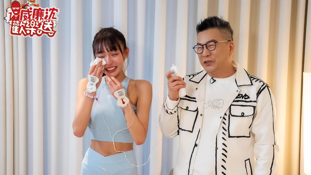 林襄(左)被沈玉琳弄哭。(圖/TVBS)