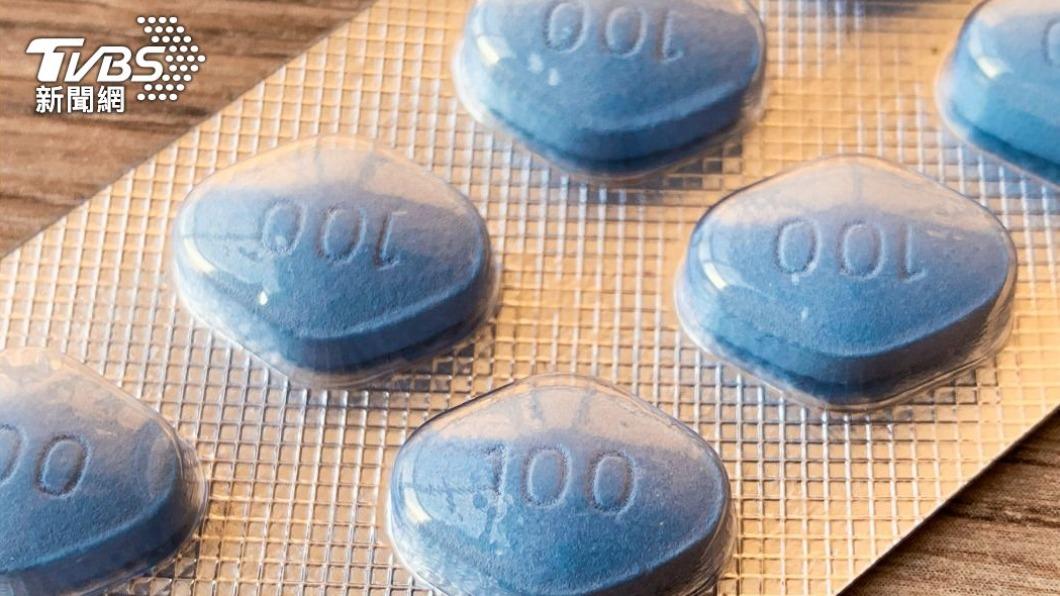 俗稱「藍色小藥丸」的藥物「威而鋼」（Viagra）。（示意圖／shutterstock 達志影像）