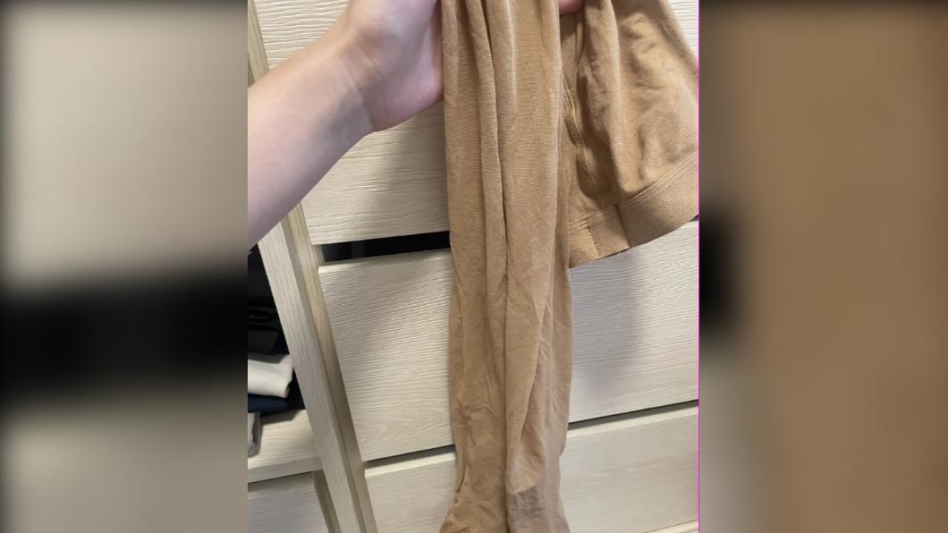 女網友發現衣櫃有肉色褲襪，懷疑男友搞鬼。（圖／翻攝自Dcard）