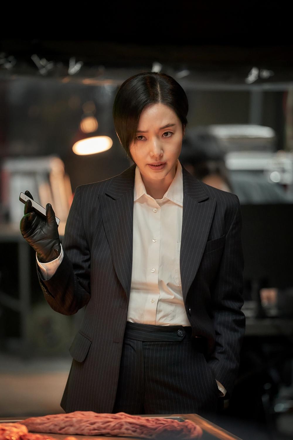 李貞賢飾演「灰色部隊」隊長崔俊京。（圖／Netflix提供）