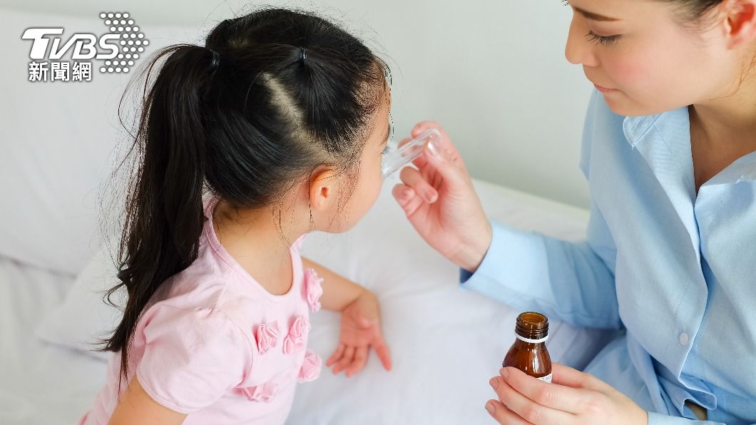 醫師呼籲小孩不是大人的縮小版，用藥要謹慎。（示意圖，非當事人／Shutterstock達志影像）