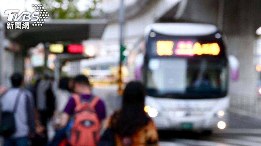 不少外縣市來台北上班的人通勤時間都落在1小時以上。（示意圖／shutterstock達志影像）