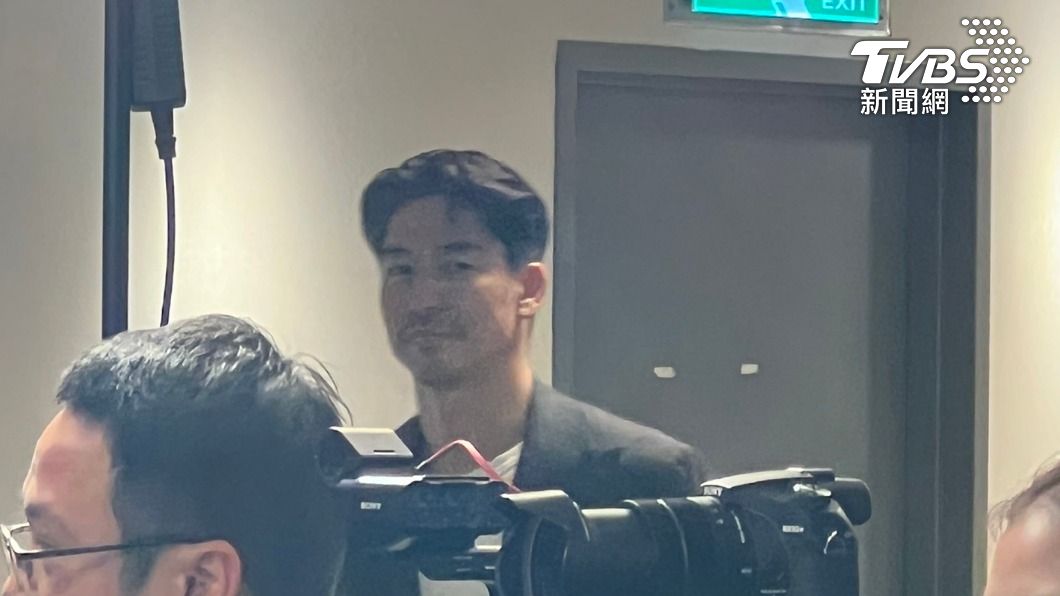 AKIRA特別來媒體見面會盯場。（圖／林坤緯攝）