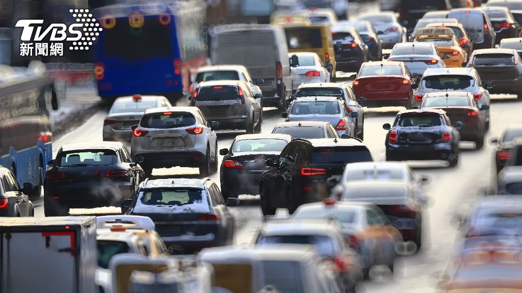 連假最後一日國道湧北返車潮。（示意圖／shutterstock達志影像）