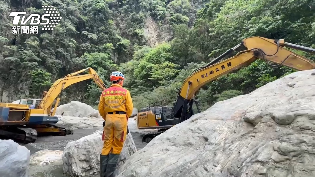 Hualien quake: Search and rescue efforts uncover more victims (TVBS News) Hualien quake: Search, rescue efforts uncover more victims