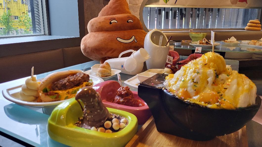 便所餐廳重現經典大便造型料理。（圖／業者提供）