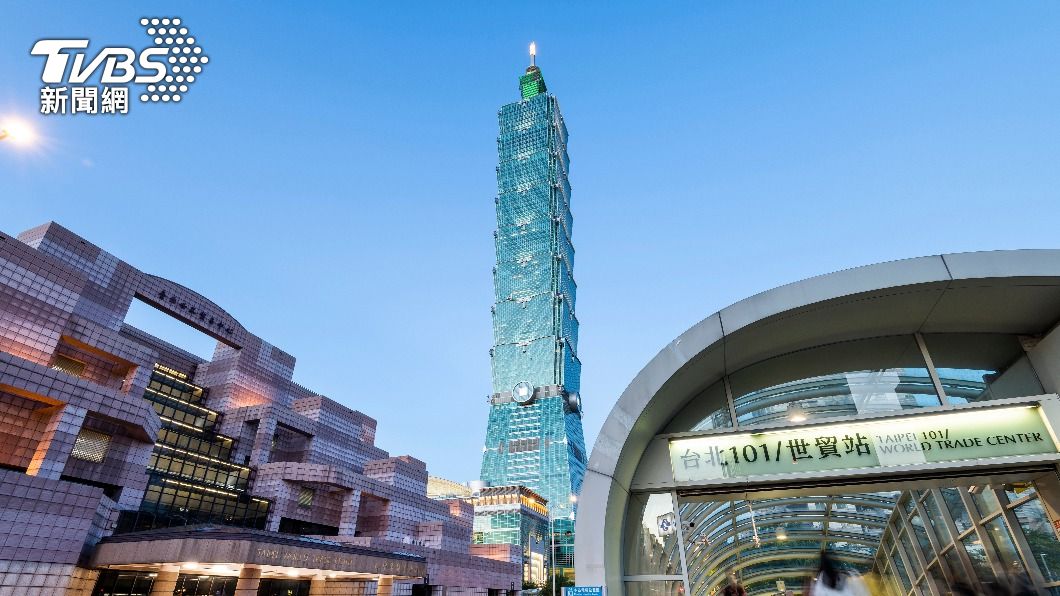 女在信義區上班卻感嘆自己是光鮮亮麗的窮光蛋。（示意圖／shutterstock達志影像）