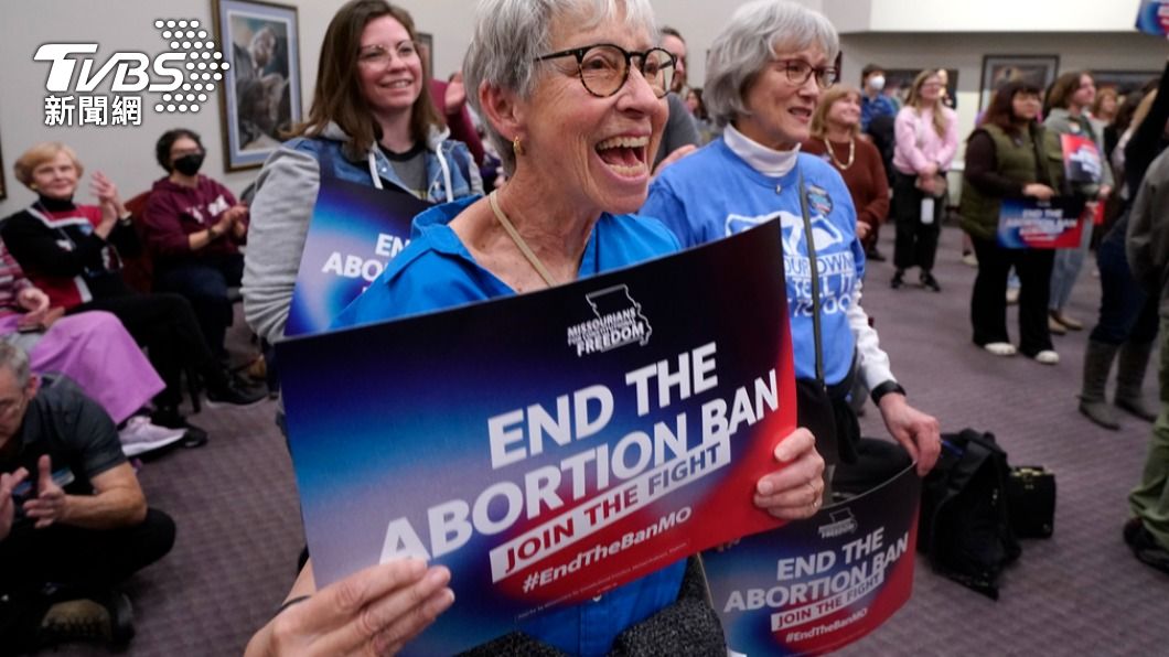 打從美國最高法院2022年推翻關鍵判決後，已經有14州恢復禁止墮胎。（圖／達志影像美聯社）