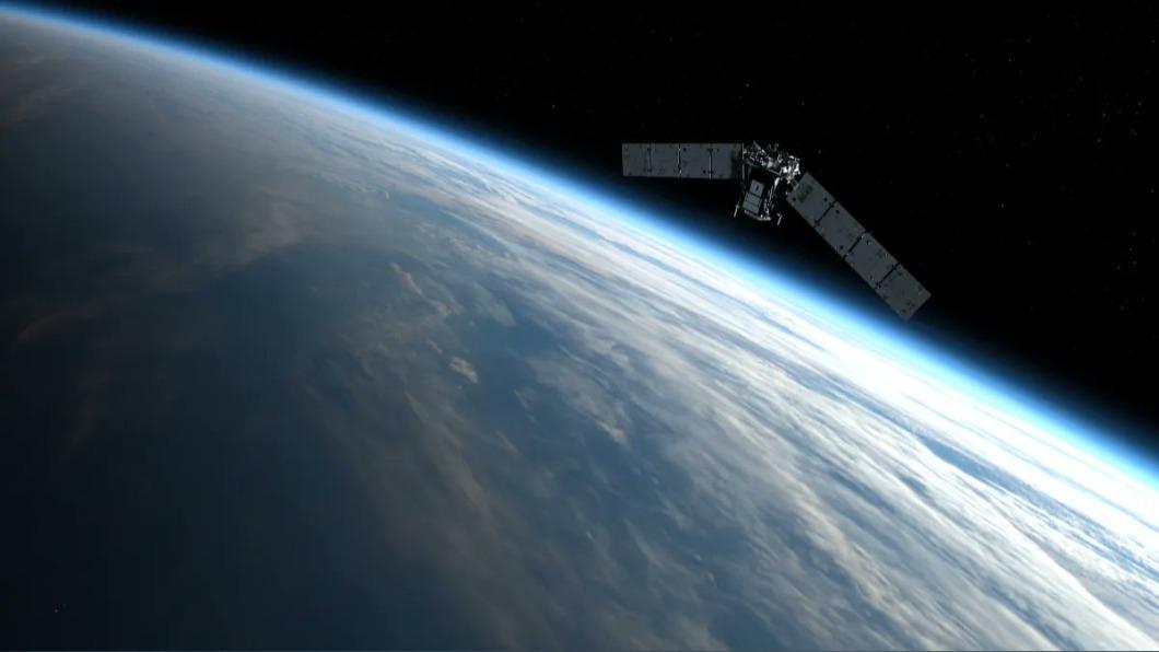 美國國家航空暨太空總署近日透露：有顆俄羅斯衛星和1顆美國衛星差點在今年2月底相撞。（圖／翻攝自X@rincon_p）