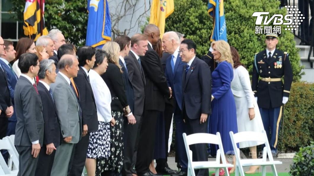 美國總統拜登10日在白宮迎接日本首相岸田文雄。（圖／中央社）