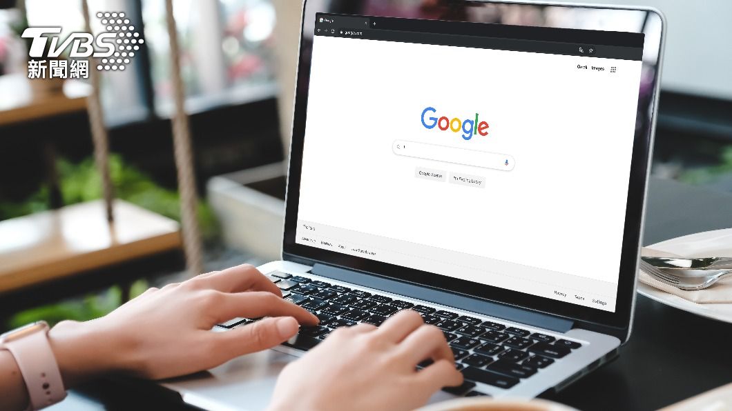 Google表示將關閉加州部分用戶的新聞網站連結，並暫停對加州新聞生態系投資。（圖／達志影像Shutterstock）