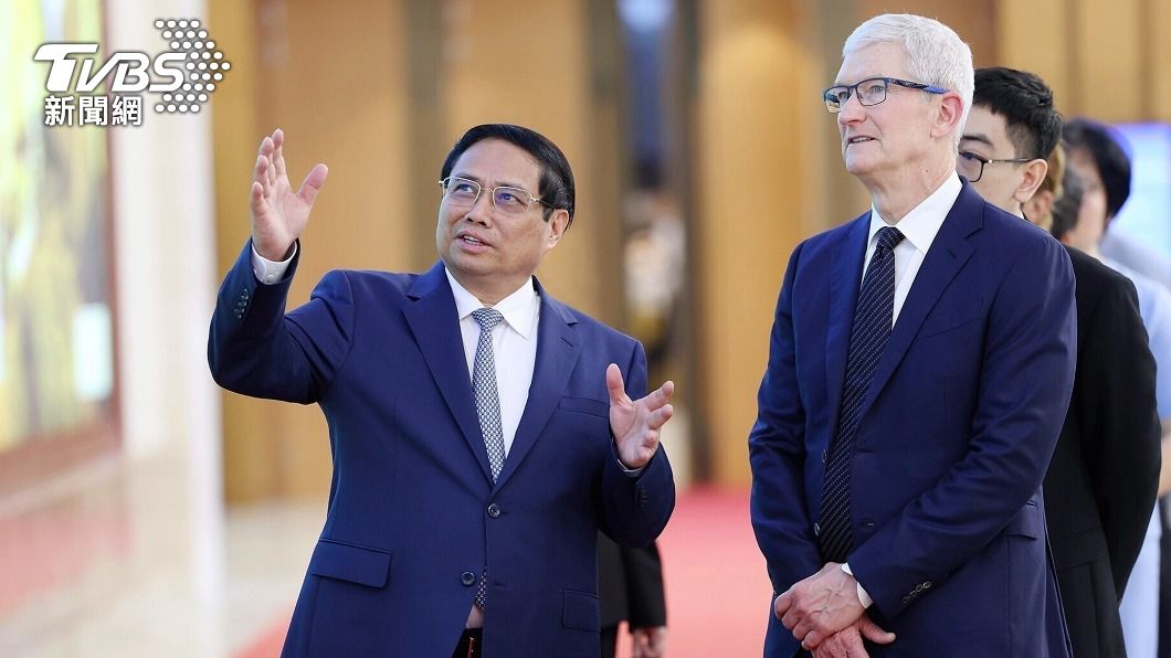 （蘋果執行長庫克會見越南總理范明正。圖／AP）