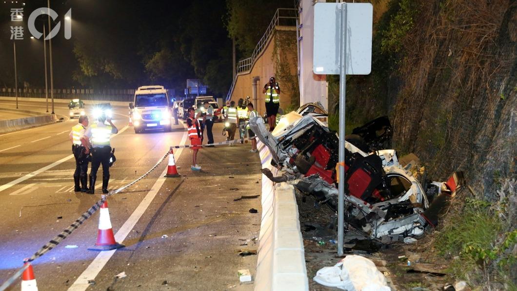 香港屯門公路昨（18日）凌晨發生奪命車禍。（圖／香港01）