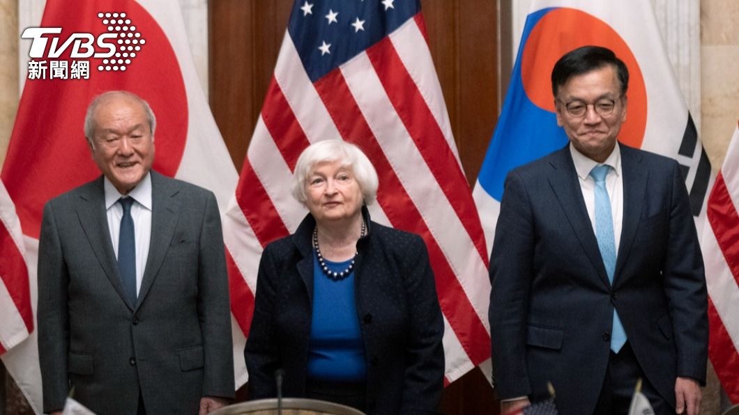 日本財務大臣鈴木俊一（左）、美國財政部長葉倫（中）、南韓企劃財政部長官崔相穆（右）。（圖／達志影像美聯社）