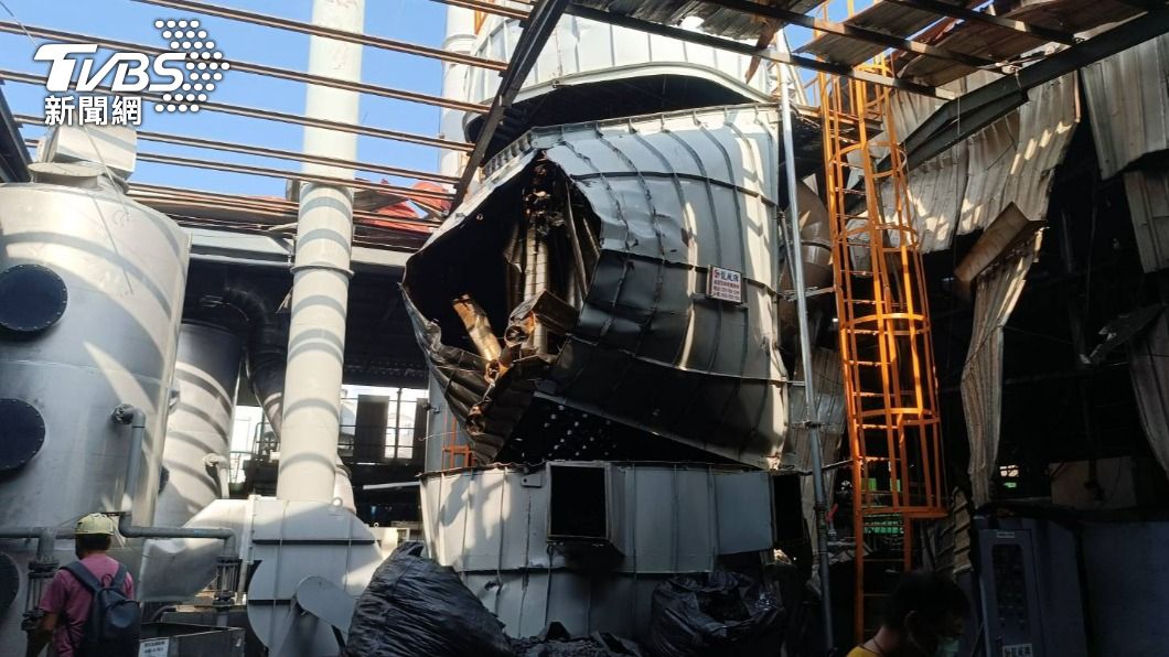 高雄彌陀工廠發生靜電集塵機爆炸意外。（圖／TVBS）