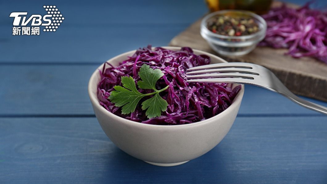 紫高麗菜生食護肝效果更好。（示意圖／Shutterstock達志影像）