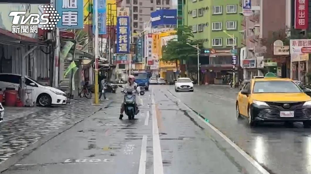 5.5 magnitude quake strikes Hualien (TVBS News) Earthquake shakes Hualien: A 5.5 magnitude tremor reported