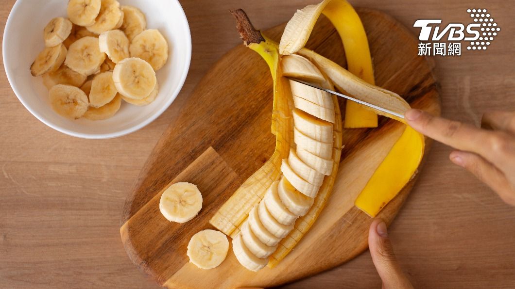 香蕉減重又消水腫，是醫生推薦的減肥食物。（示意圖／shutterstock達志影像）