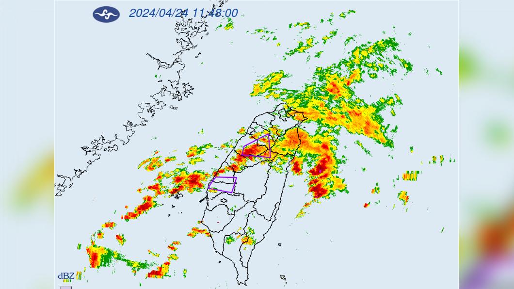 中央氣象署於今（24）日12時21分發布大雷雨即時訊息。（圖／氣象署）