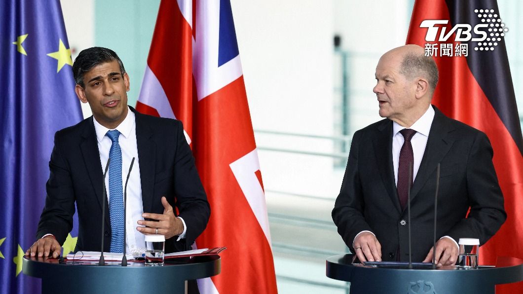 英國首相蘇納克（左）與德國總理蕭茲（右）進行會談（圖／路透社）