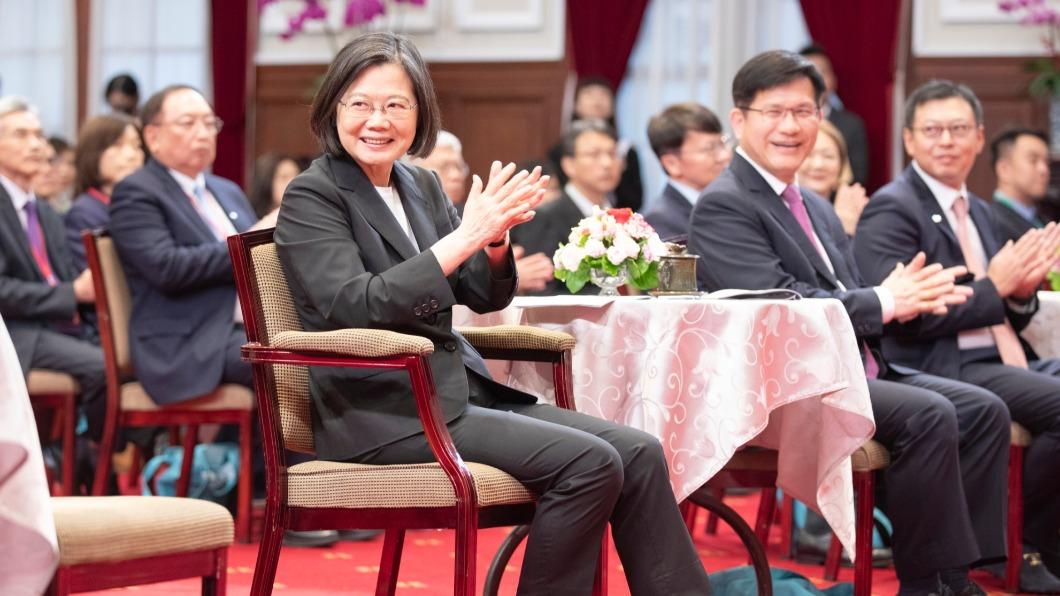 Photo for illustrative purposes only (Courtesy of the Presidential Office) President Tsai honors workers on eve of Labor Day 